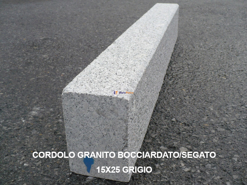 Cordolo in granito bocciardato segato 15x25 grigio per pavimentazioni esterne