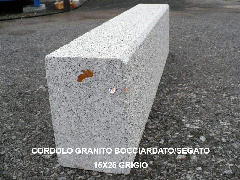 Cordolo in granito bocciardato grigio 15x25 per marciapiedi materiali lapidei Cuneo
