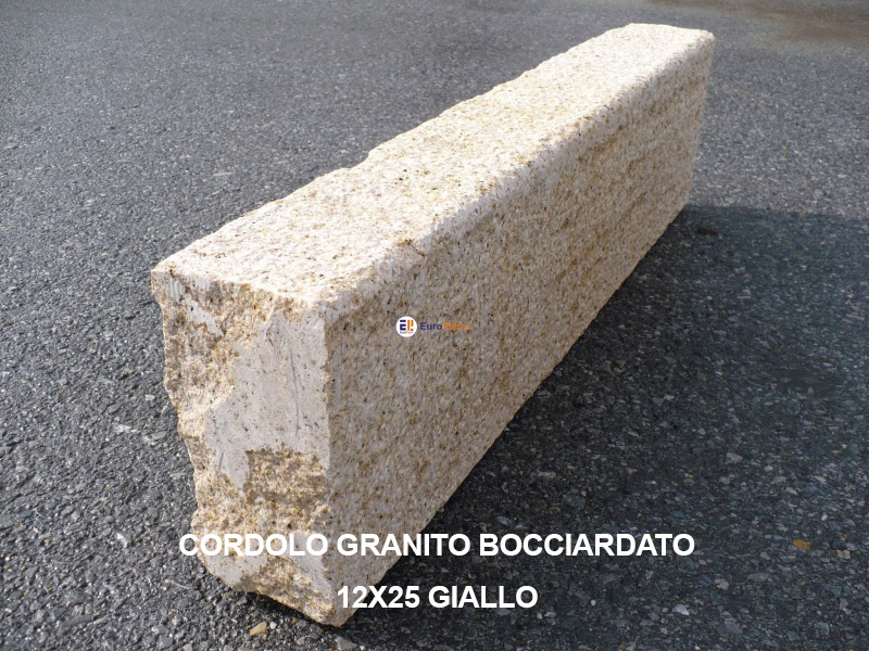Cordolo in granito bocciardato giallo per marciapiedi, forniture edili Cuneo