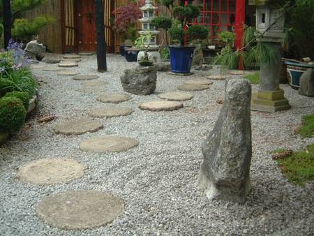 Giardino Zen: l'importanza del vialetto in pietra naturale - EuroPietre