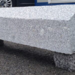 Panchina in granito bocciardato per arredo urbano Cuneo