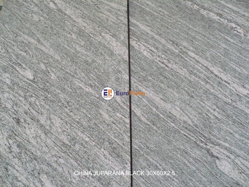 Lastra in granito China Juparana Black finitura levigata per esterni Cuneo