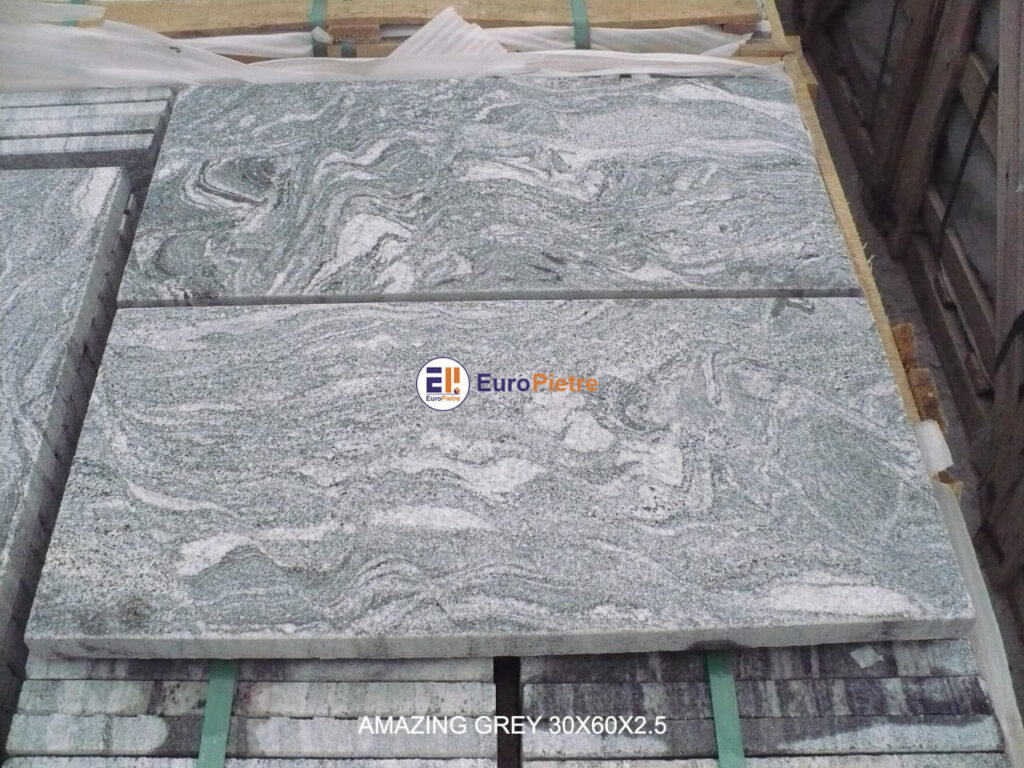 Lastre in granito Amazing Grey per pavimentazioni esterne, formati 30x60 Cuneo.