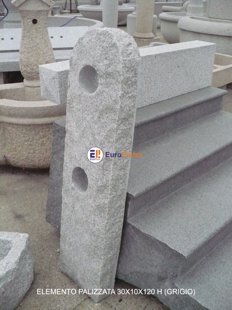 Elemento palizzata in pietra grigia, dimensioni 30x10x120, materiali lapidei Cuneo.