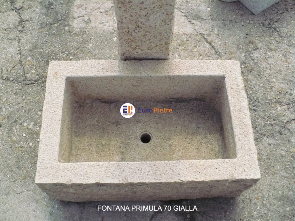 Fontana in pietra naturale Primula 70 gialla per arredo urbano Cuneo