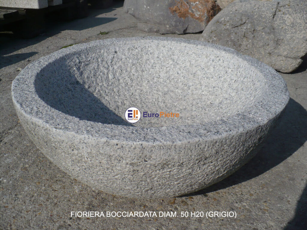 Fioriera in pietra naturale bocciardata grigia diametro 50 cm Europietre Cuneo