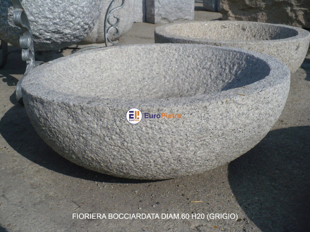 Fioriera in pietra grigia bocciardata EuroPietre, diametro 60, altezza 20 cm.