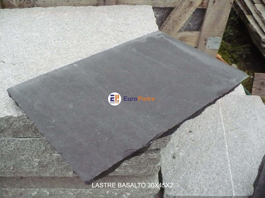 Lastra in basalto 30x45x2 per pavimentazioni esterne Cuneo