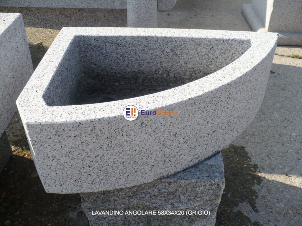 Lavandino angolare in pietra naturale grigia, materiali lapidei Cuneo.