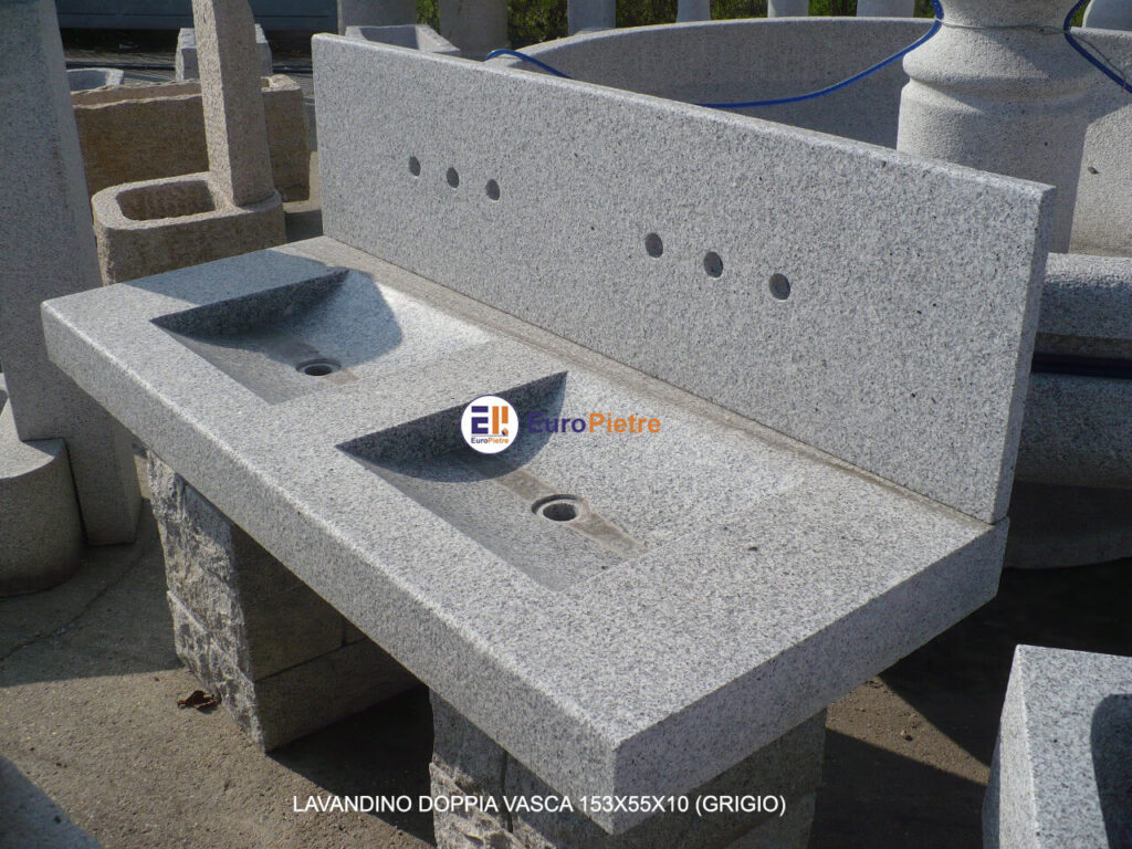 Lavandino doppia vasca in granito grigio per arredo urbano Cuneo