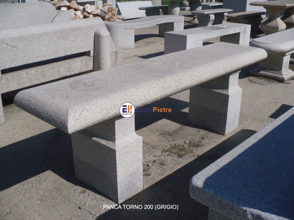 Panca in pietra naturale grigia per arredo urbano Cuneo