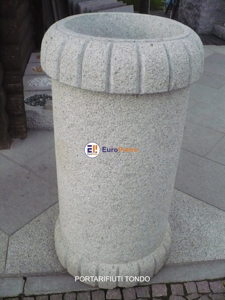 Portarifiuti tondo in pietra naturale per arredo urbano Cuneo