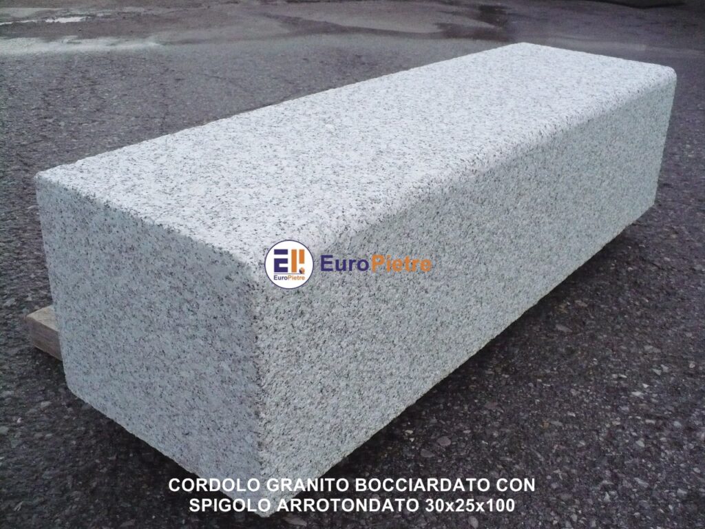 Cordolo in granito bocciardato spigolo arrotondato 30x25x100 materiali lapidei Cuneo